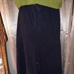 Plus size navy capris